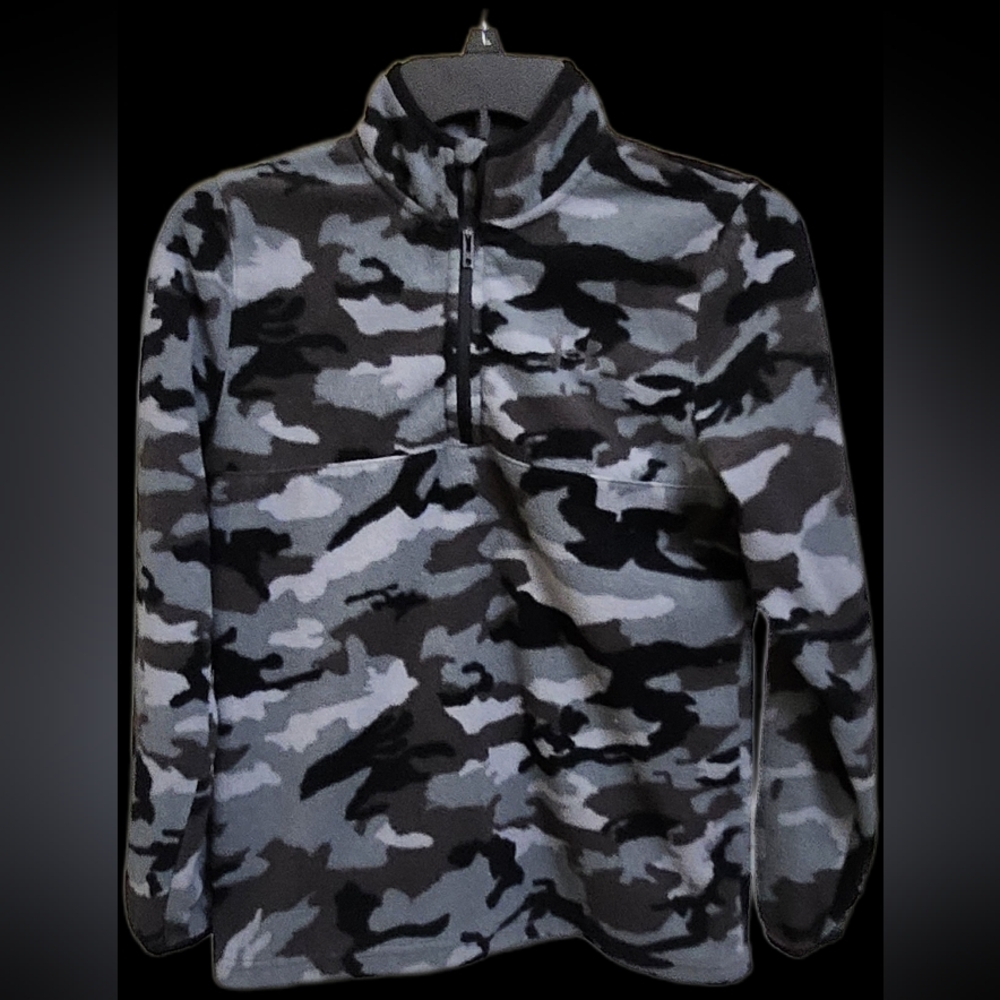 YOUTH BOYS UNDER ARMOUR 1/4 ZIP FLEECE PULLOVER MEDIUM BLACK MEDIUM CAMO